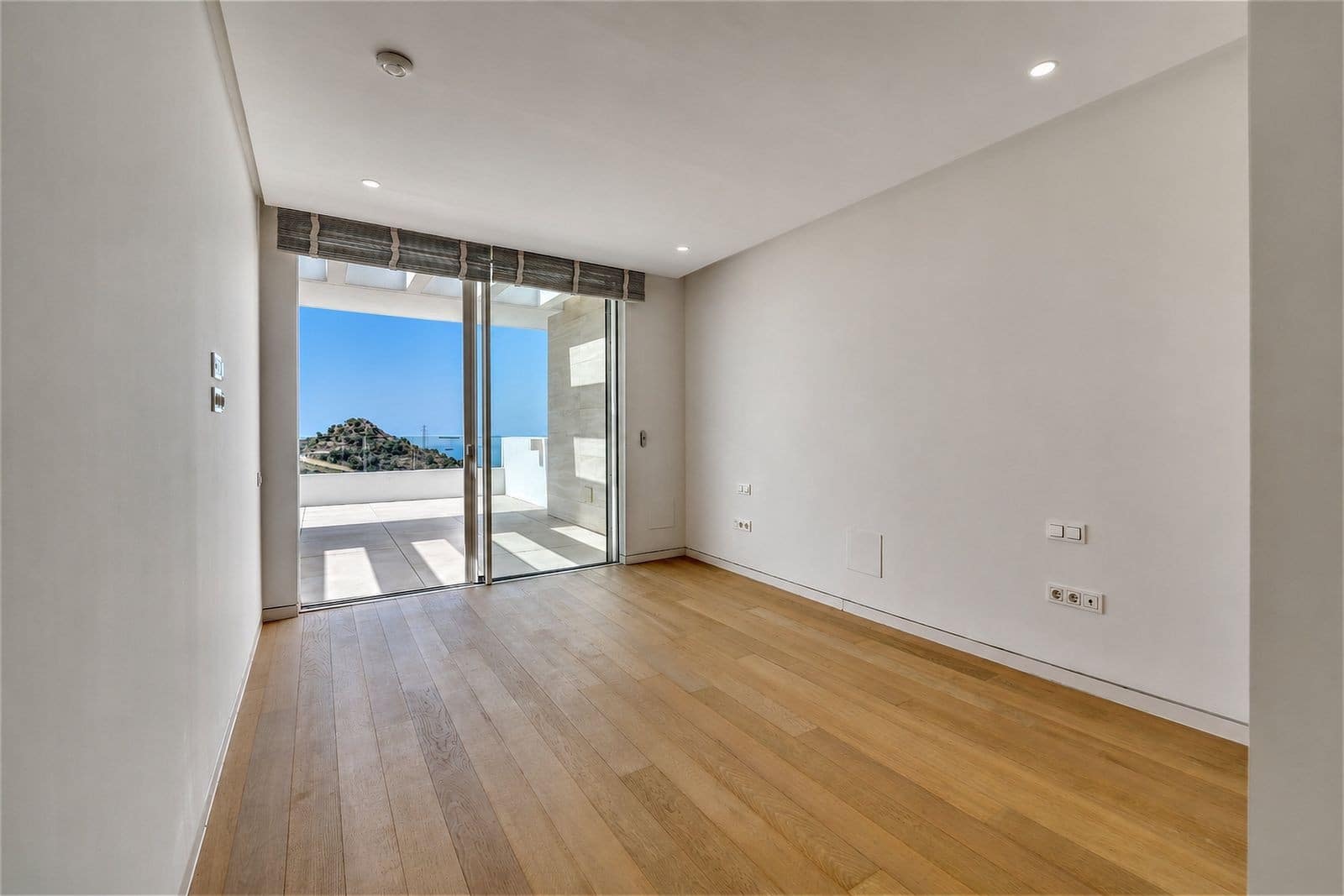 3 camera da letto Attico in vendita in Ojen con piscina garage - 1.750.000 € (Rif: 10044760)