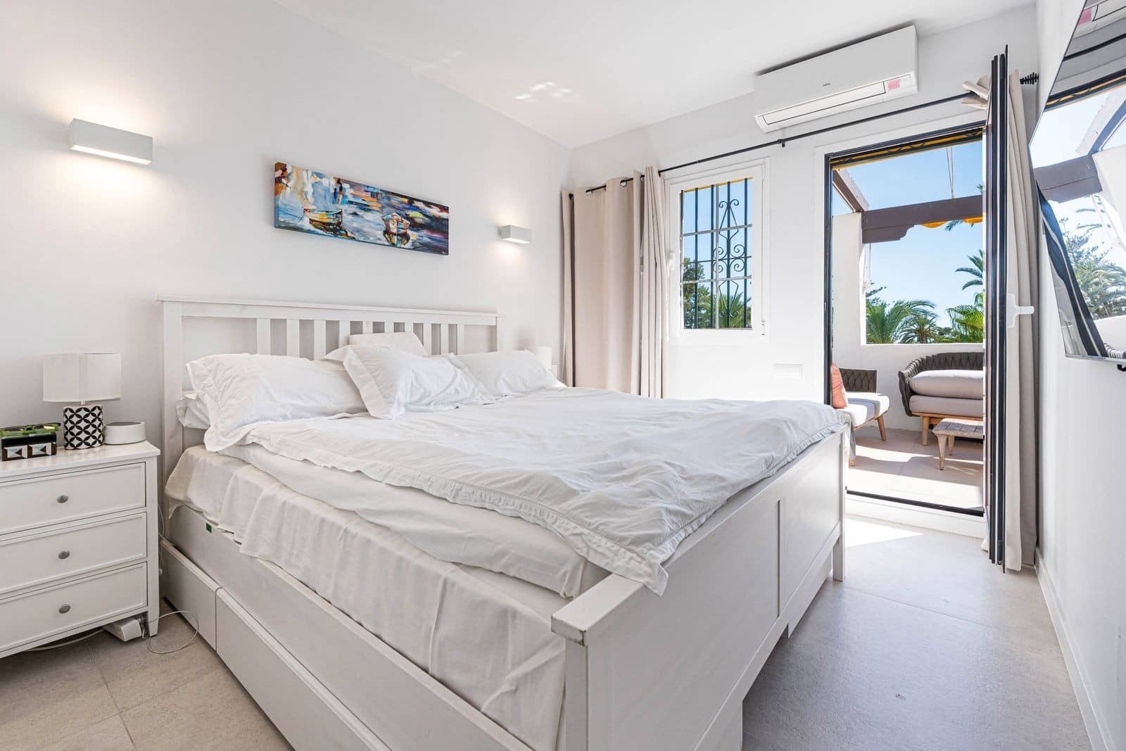 2 sovrum Lägenhet till salu i Nueva Andalucia med pool garage - 995 000 € (Ref: 10044761)