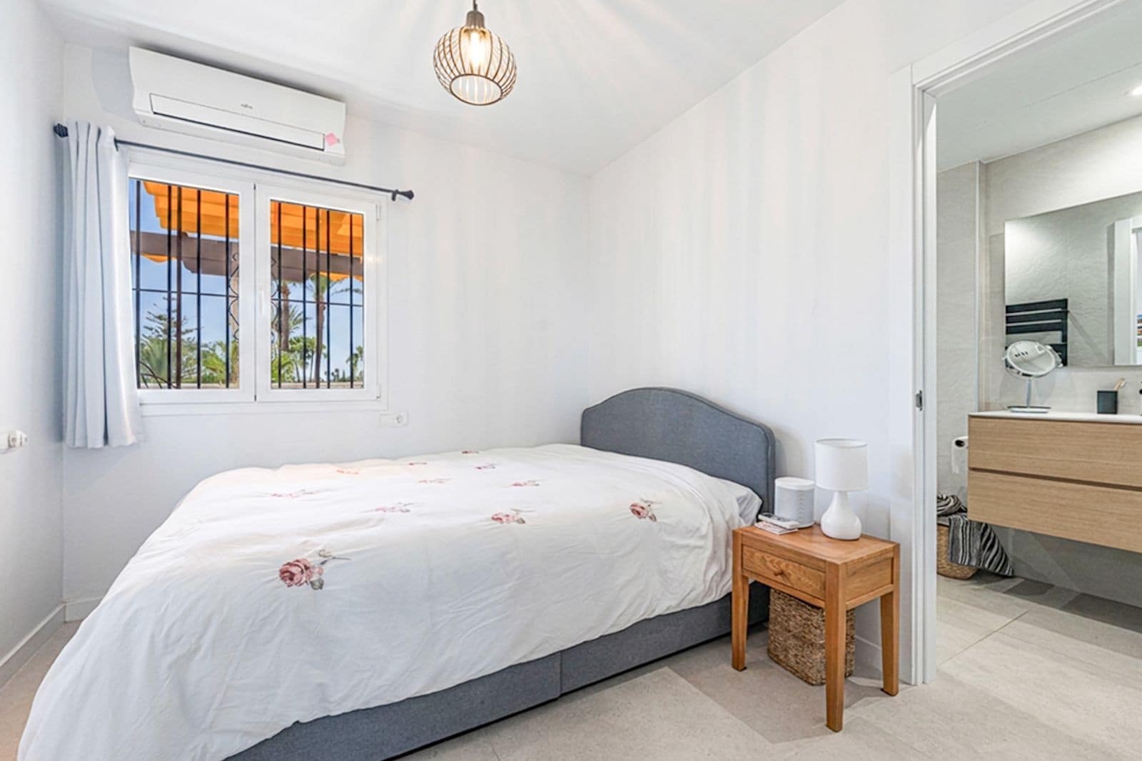 2 sovrum Lägenhet till salu i Nueva Andalucia med pool garage - 995 000 € (Ref: 10044761)