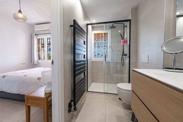 2 chambre Appartement à vendre à Nueva Andalucia, Marbella avec piscine garage - 995 000 € (Ref: 10044761)