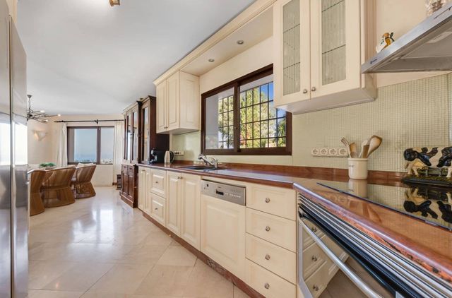 5 sovrum Villa till salu i Marbella med pool garage - 2 950 000 € (Ref: 10047062)