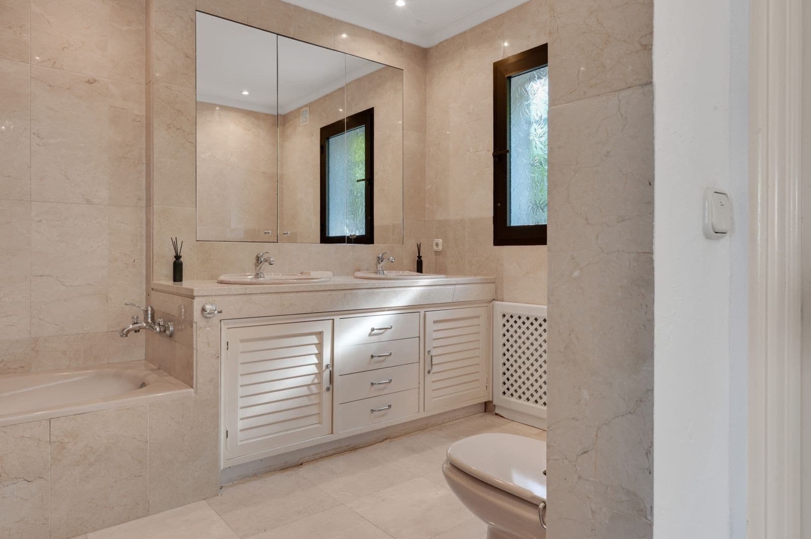 5 sovrum Villa till salu i Marbella med pool garage - 2 950 000 € (Ref: 10047062)