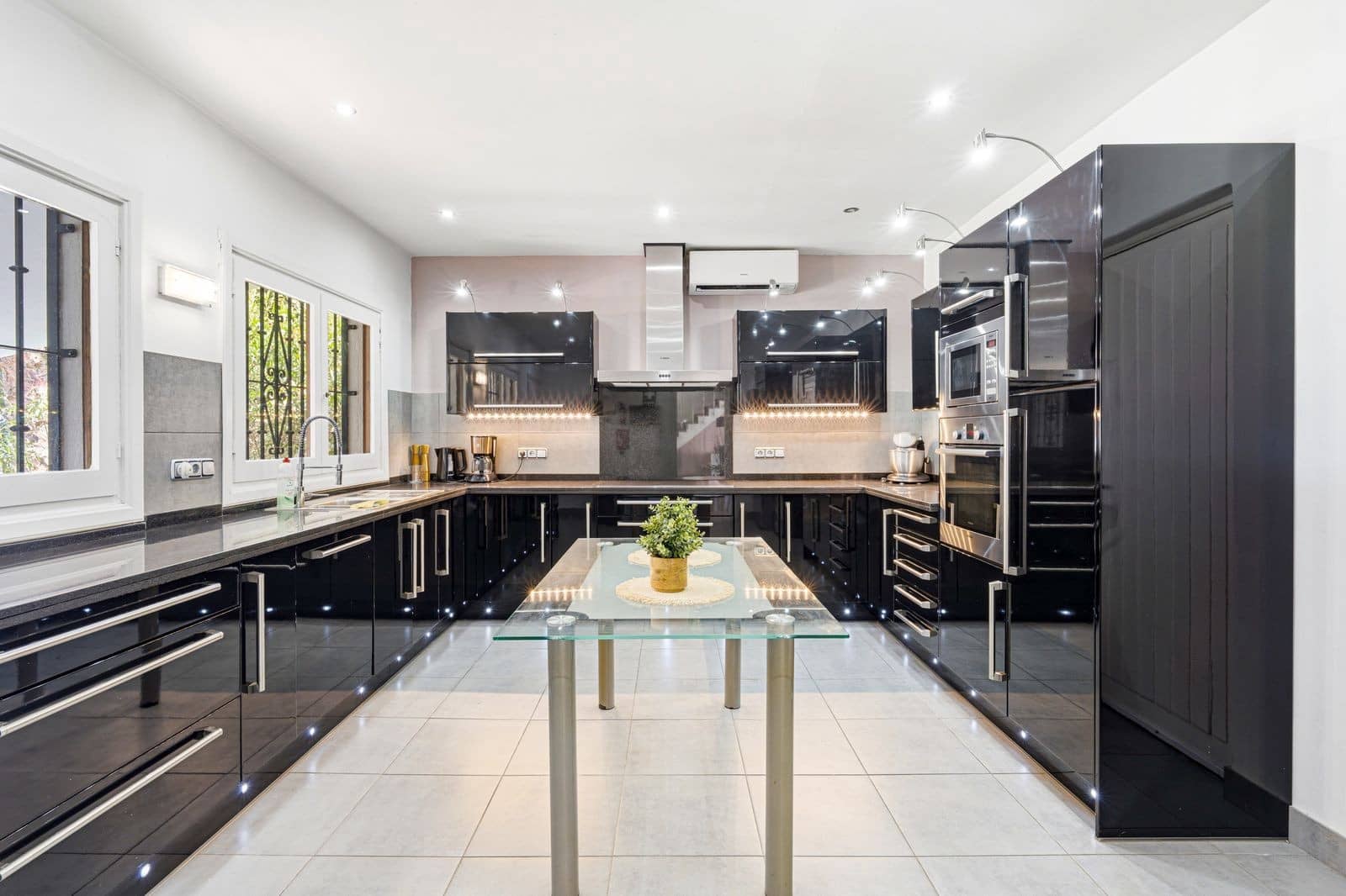 7 Zimmer Villa zu verkaufen in Mijas mit Pool Garage - 1.395.000 € (Ref: 10047064)
