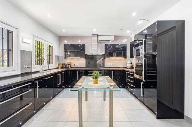 7 sypialnia Willa na sprzedaż w Mijas z basenem garażem - 1 395 000 € (Ref: 10047064)