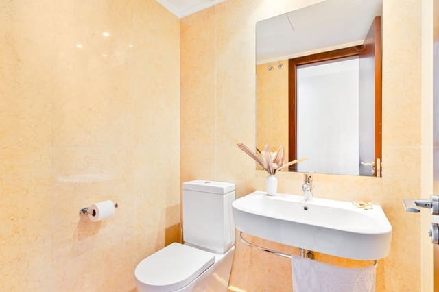Ático de 2 habitaciones en Nueva Andalucia, Marbella en venta con piscina garaje - 1.000.000 € (Ref: 10047066)