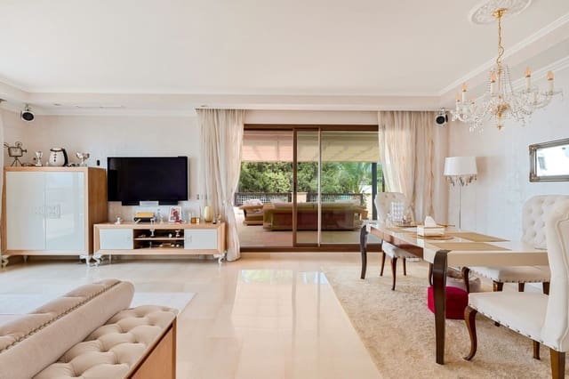 Ático de 2 habitaciones en Nueva Andalucia, Marbella en venta con piscina garaje - 1.000.000 € (Ref: 10047066)