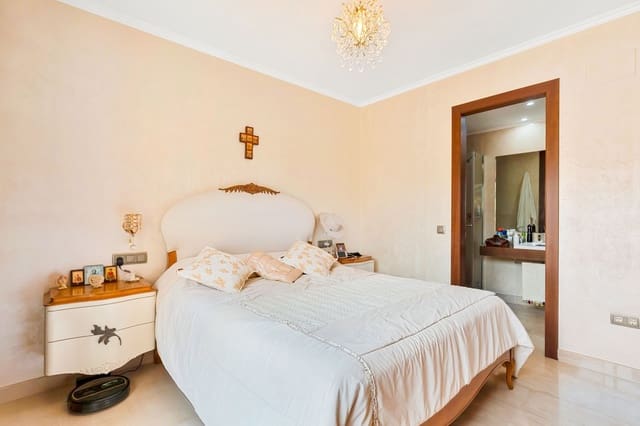 Ático de 2 habitaciones en Nueva Andalucia, Marbella en venta con piscina garaje - 1.000.000 € (Ref: 10047066)