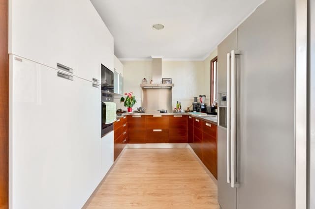 Ático de 2 habitaciones en Nueva Andalucia, Marbella en venta con piscina garaje - 1.000.000 € (Ref: 10047066)