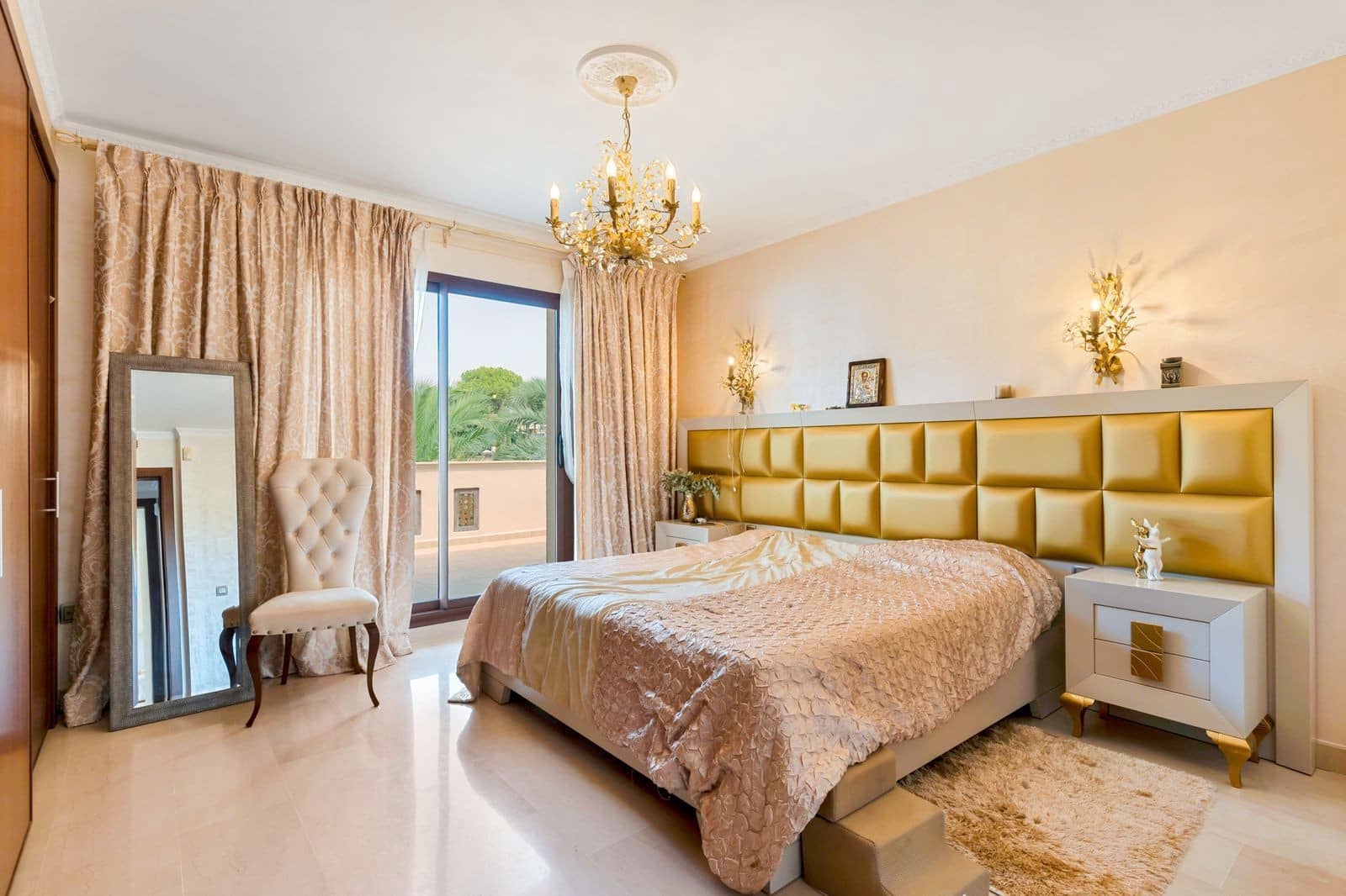 2 sovrum Takvåning till salu i Nueva Andalucia med pool garage - 1 000 000 € (Ref: 10047066)