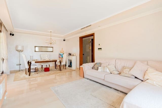 Ático de 2 habitaciones en Nueva Andalucia, Marbella en venta con piscina garaje - 1.000.000 € (Ref: 10047066)