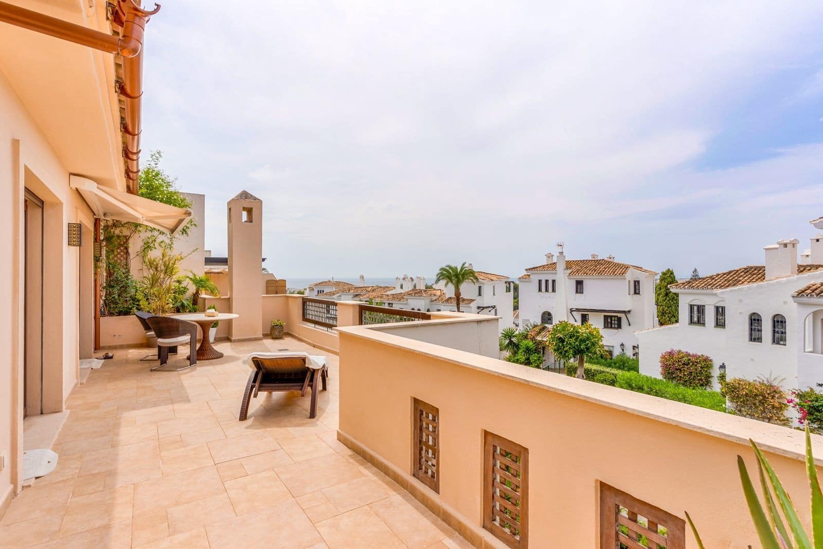 2 sovrum Takvåning till salu i Nueva Andalucia med pool garage - 1 000 000 € (Ref: 10047066)