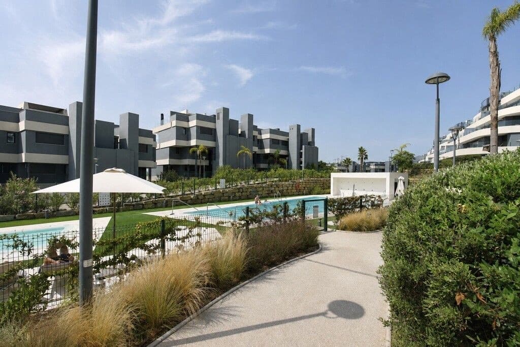 3 sypialnia Apartament na sprzedaż w Estepona z basenem garażem - 549 000 € (Ref: 10047069)