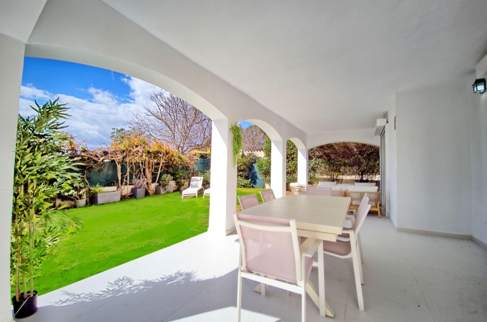 3 Zimmer Apartment zu verkaufen in Marbella mit Pool Garage - 635.000 € (Ref: 10048947)