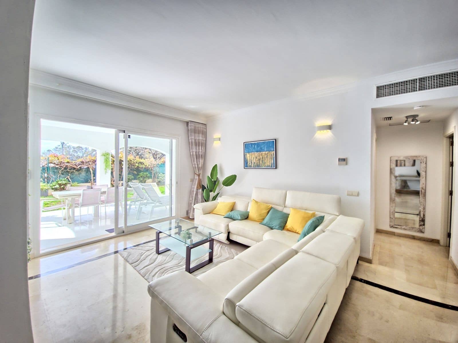 3 Zimmer Apartment zu verkaufen in Marbella mit Pool Garage - 635.000 € (Ref: 10048947)