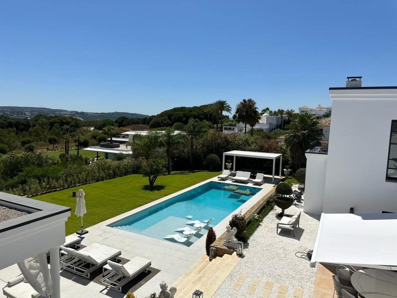 6 sypialnia Willa na sprzedaż w Sotogrande z basenem garażem - 3 600 000 € (Ref: 10048948)