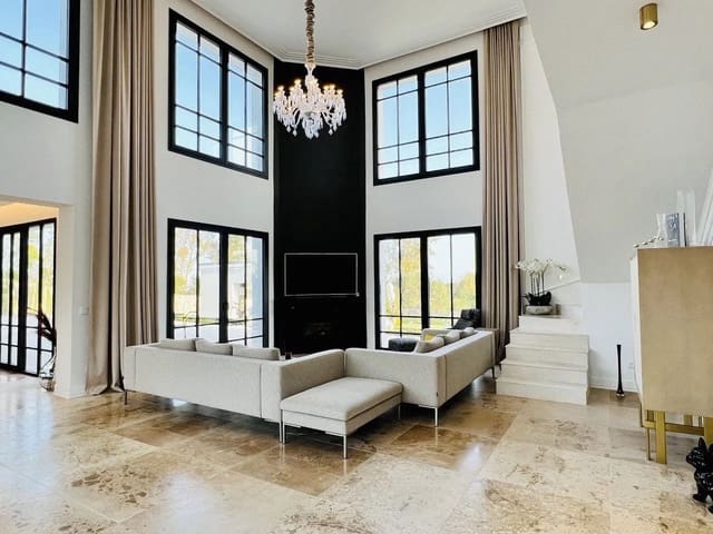 6 makuuhuone Huvila myytävänä paikassa Sotogrande, San Roque mukana uima-altaan 
autotalli - 3 600 000 € (Ref: 10048948)