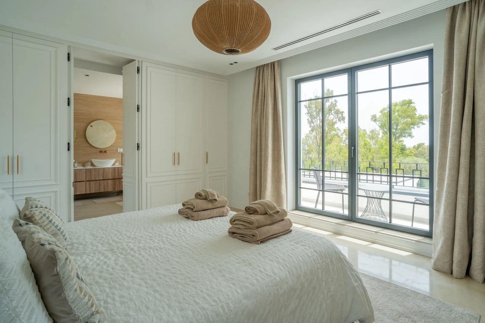 6 sypialnia Willa na sprzedaż w Sotogrande z basenem garażem - 3 600 000 € (Ref: 10048948)