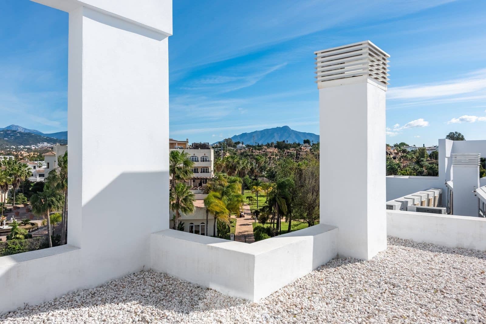 3 quarto Penthouse para venda em El Paraiso com piscina garagem - 899 000 € (Ref: 10048949)