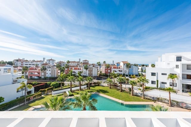 3 sypialnia Penthouse na sprzedaż w El Paraiso, Estepona z basenem garażem - 899 000 € (Ref: 10048949)