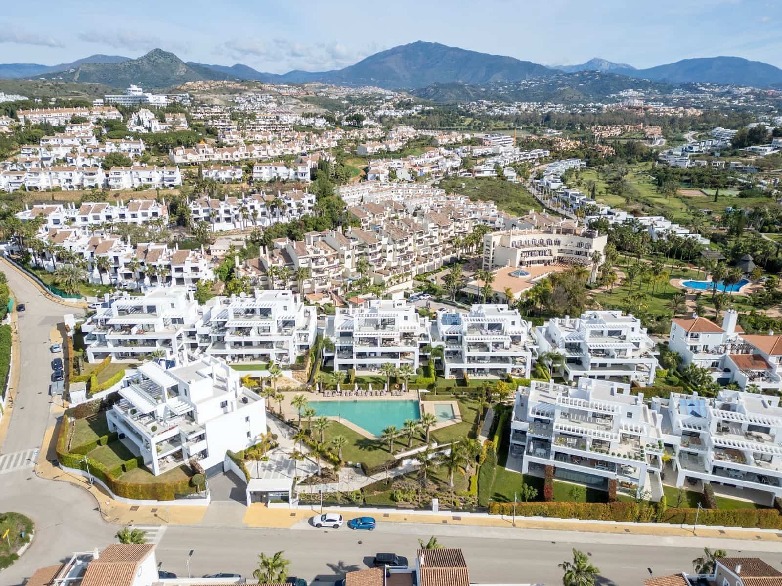 3 quarto Penthouse para venda em El Paraiso com piscina garagem - 899 000 € (Ref: 10048949)