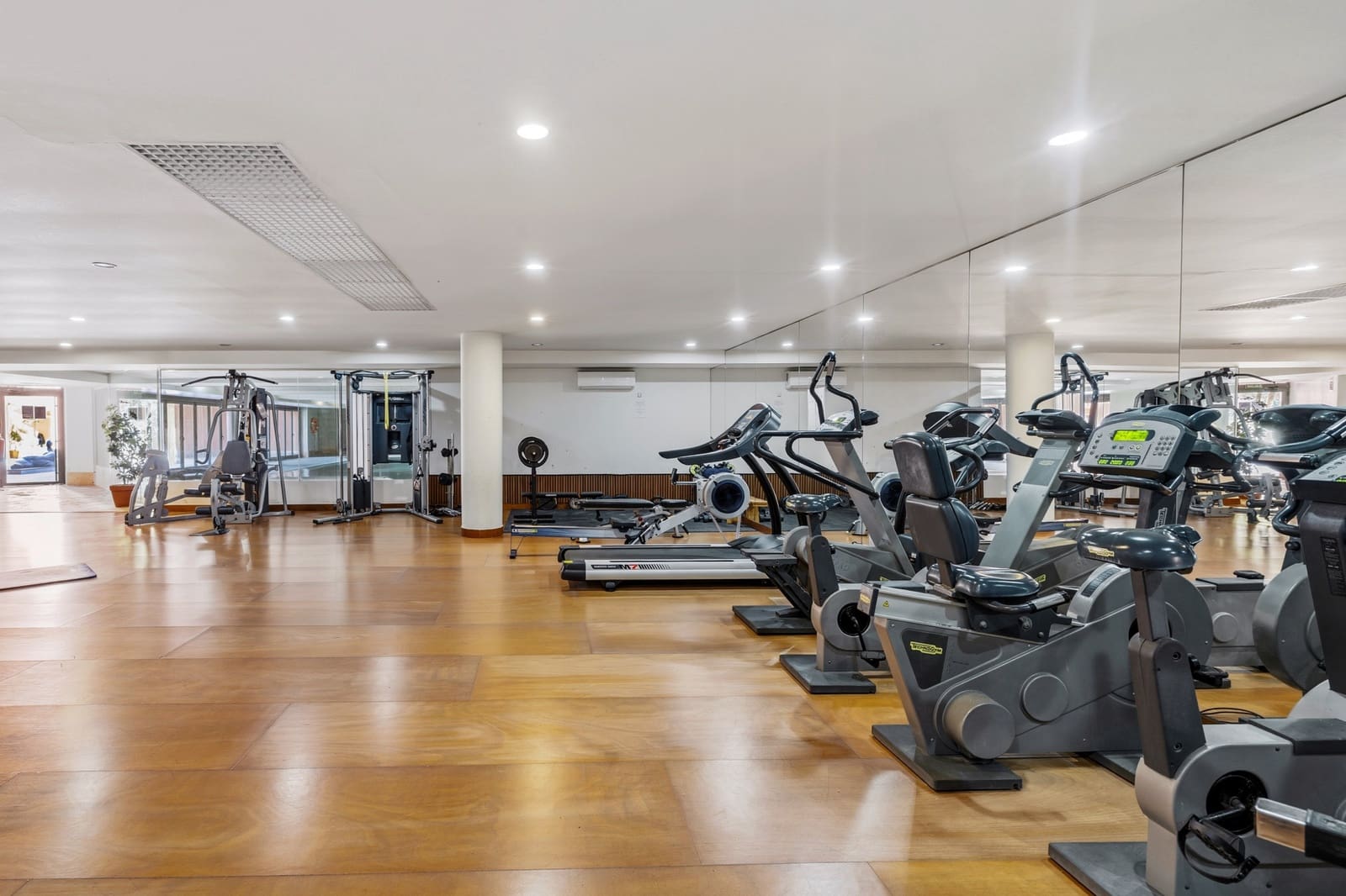 3 chambre Penthouse à vendre à New Golden Mile avec piscine garage - 1 290 000 € (Ref: 10051613)