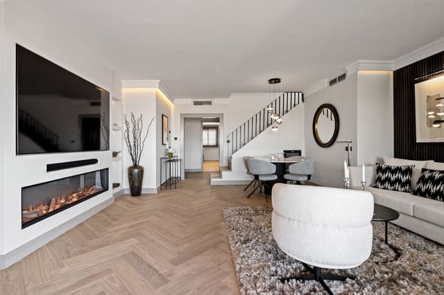 3 chambre Penthouse à vendre à New Golden Mile, Estepona avec piscine garage - 1 290 000 € (Ref: 10051613)