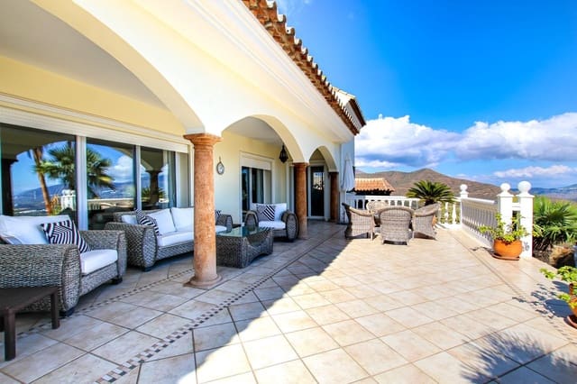 6 slaapkamer Villa te koop in Marbella met zwembad garage - € 2.750.000 (Ref: 10054923)
