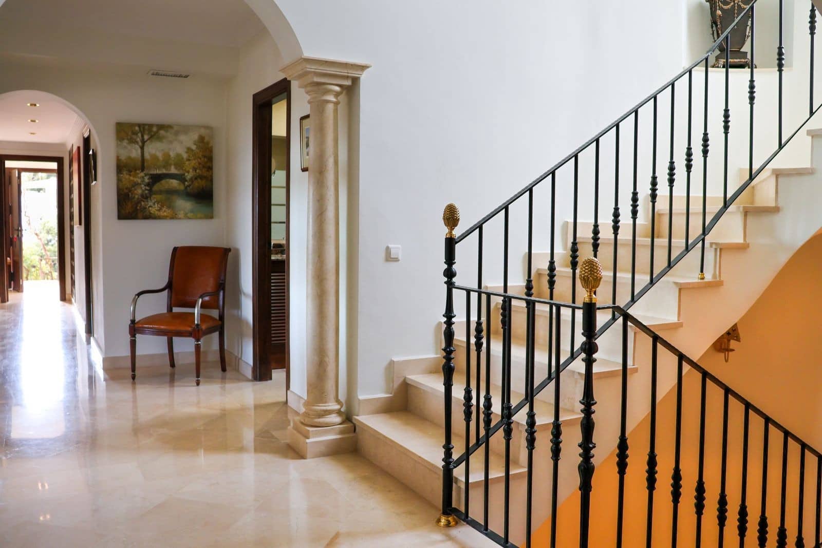 6 bedroom Villa for sale in Marbella with pool garage - € 2,750,000 (Ref: 10054923)