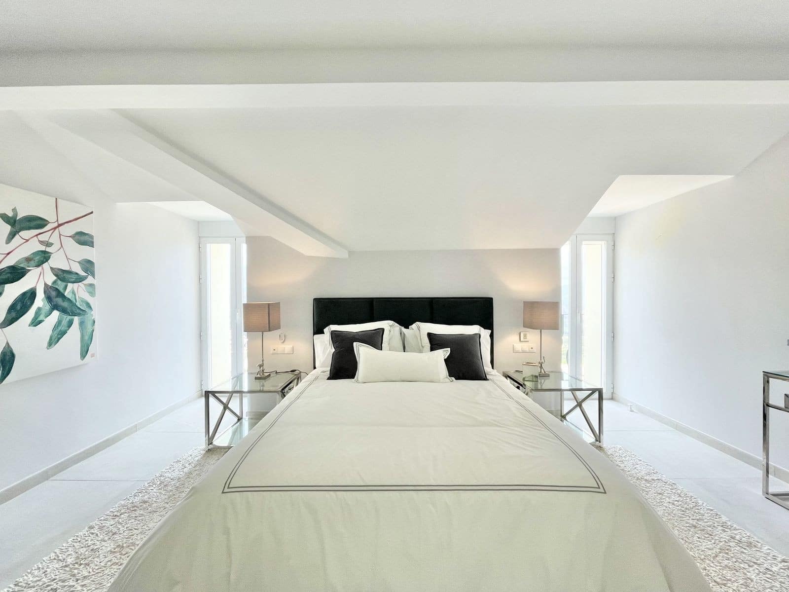 6 bedroom Villa for sale in Marbella with pool garage - € 2,750,000 (Ref: 10054923)