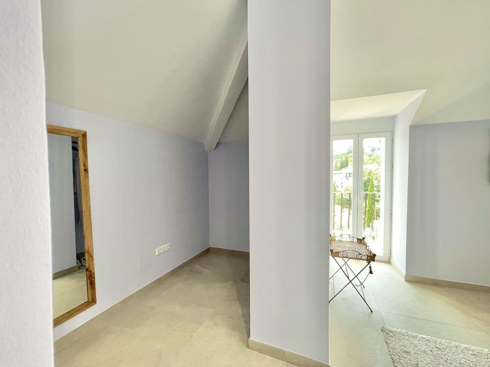 6 bedroom Villa for sale in Marbella with pool garage - € 2,750,000 (Ref: 10054923)