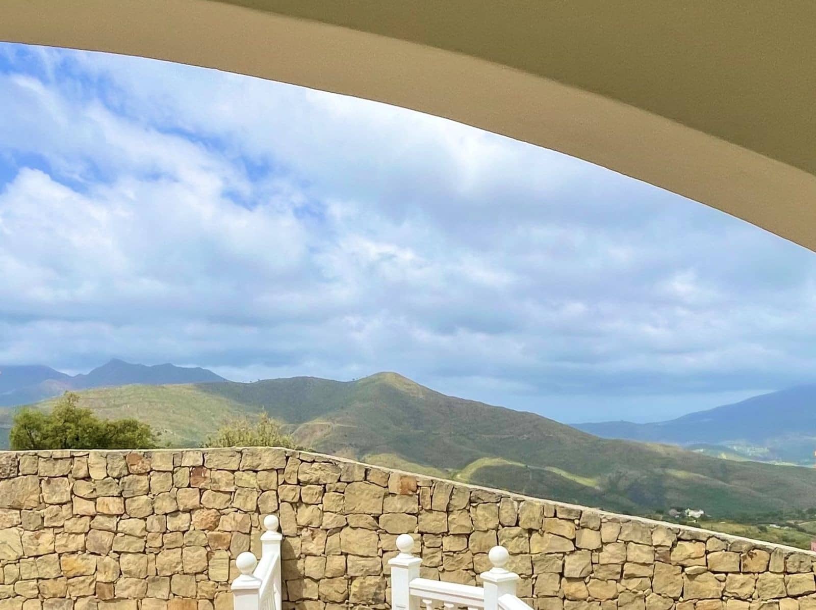 6 bedroom Villa for sale in Marbella with pool garage - € 2,750,000 (Ref: 10054923)