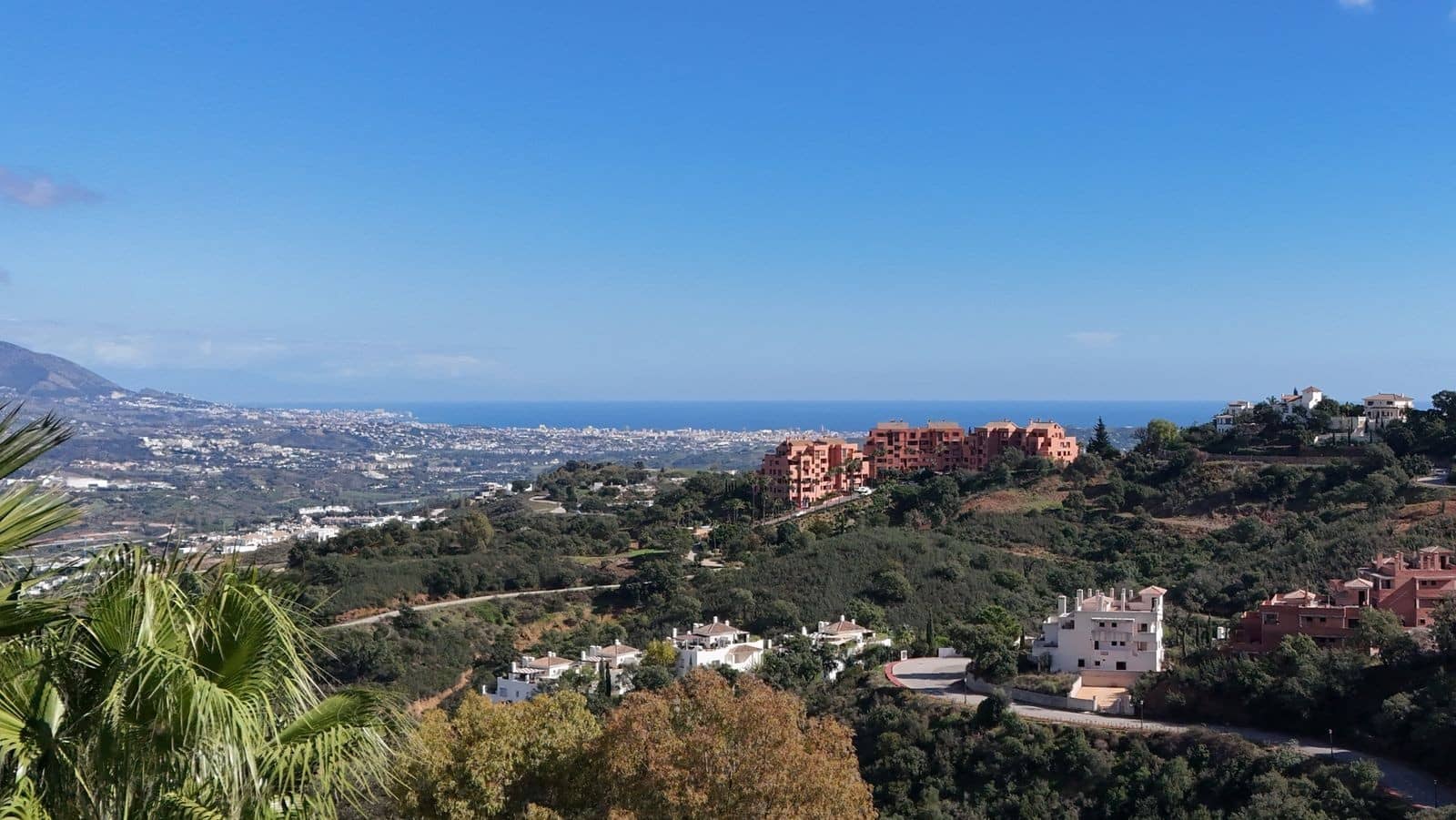 6 bedroom Villa for sale in Marbella with pool garage - € 2,750,000 (Ref: 10054923)