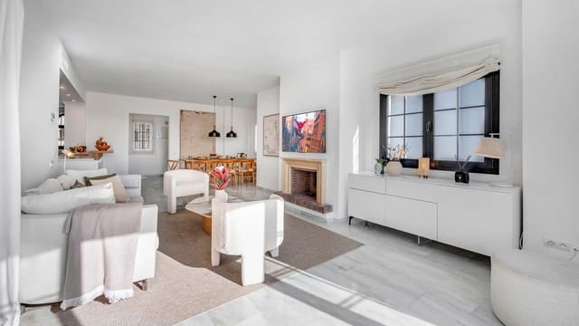 3 chambre Penthouse à vendre à Nueva Andalucia, Marbella avec piscine garage - 1 495 000 € (Ref: 10054924)