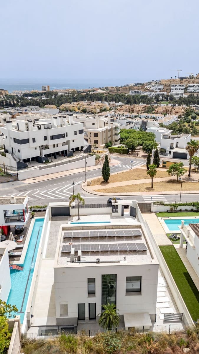 Chalet de 5 habitaciones en La Cala de Mijas en venta con piscina garaje - 1.695.000 € (Ref: 10054925)