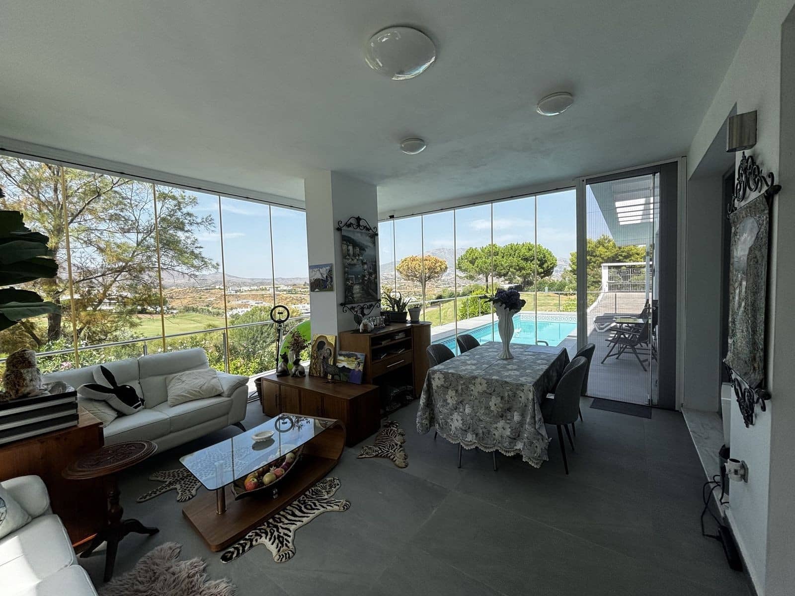 3 soverom Villa til salgs i Mijas Costa med svømmebasseng garasje - € 1 850 000 (Ref: 10054926)
