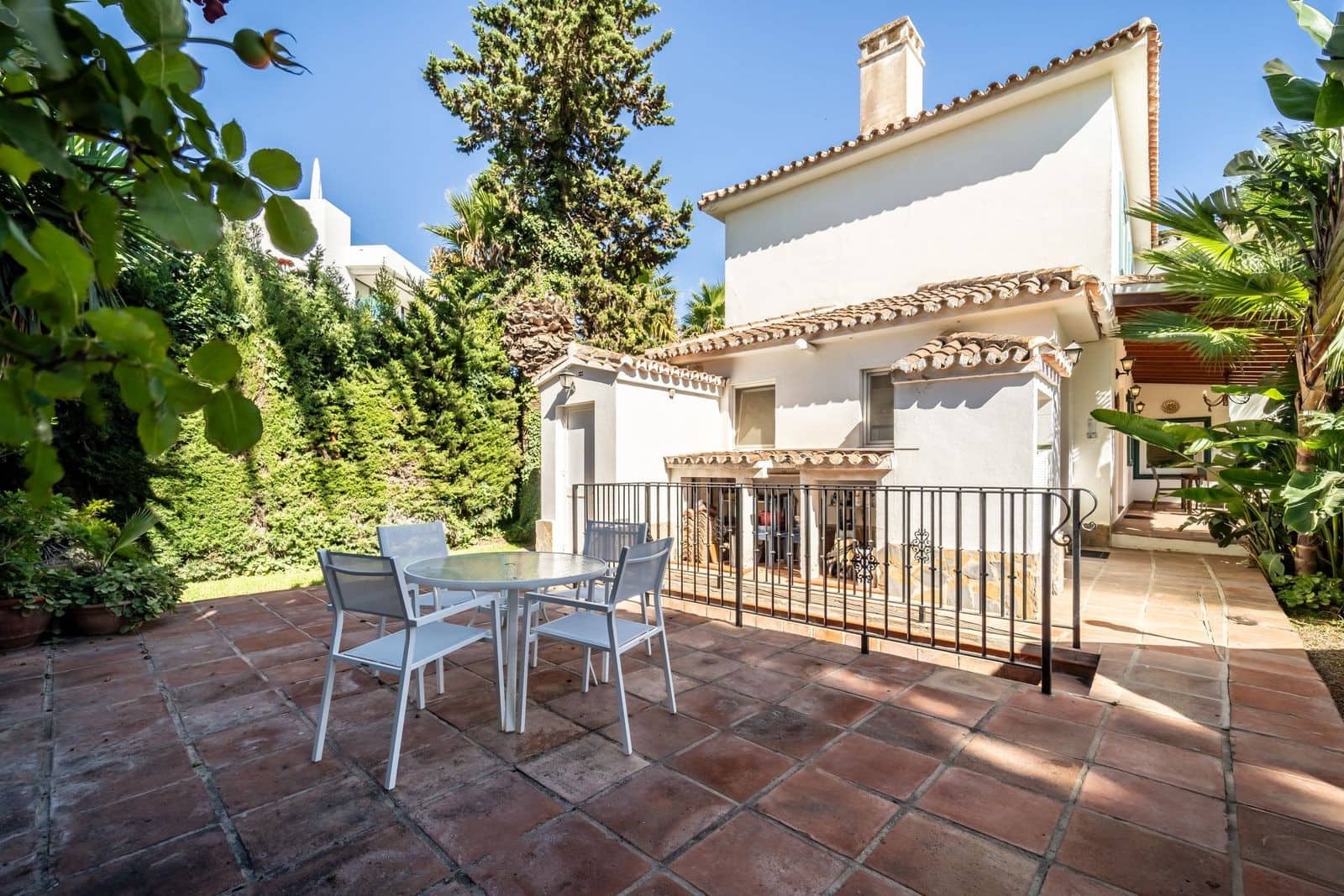 Chalet de 4 habitaciones en Marbella en venta con piscina garaje - 1.950.000 € (Ref: 10054929)