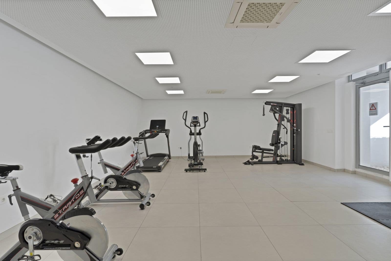 2 slaapkamer Appartement te koop in Marbella met zwembad garage - € 634.900 (Ref: 10054930)