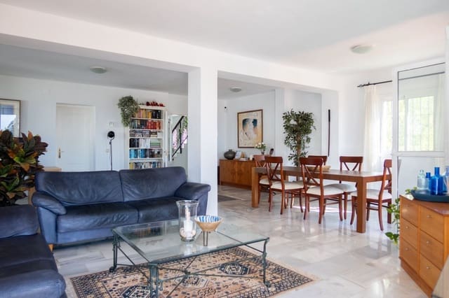 Chalet de 3 habitaciones en El Padrón, Estepona en venta con piscina garaje - 1.100.000 € (Ref: 10054932)