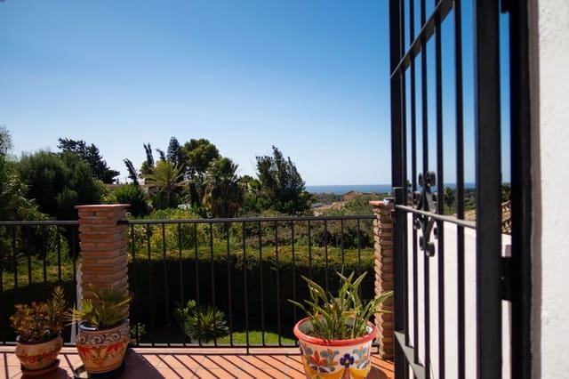 Chalet de 3 habitaciones en El Padrón, Estepona en venta con piscina garaje - 1.100.000 € (Ref: 10054932)