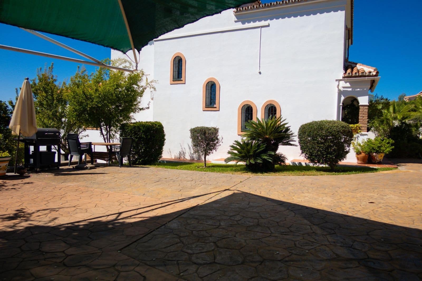 Chalet de 3 habitaciones en El Padrón en venta con piscina garaje - 1.100.000 € (Ref: 10054932)
