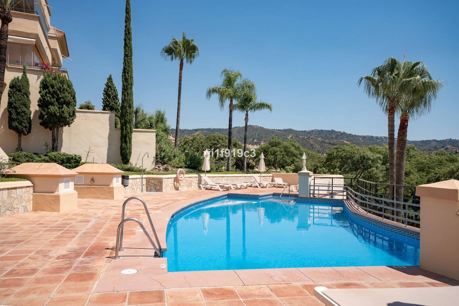 Apartamento de 3 habitaciones en Marbella en venta con piscina garaje - 770.000 € (Ref: 10054936)