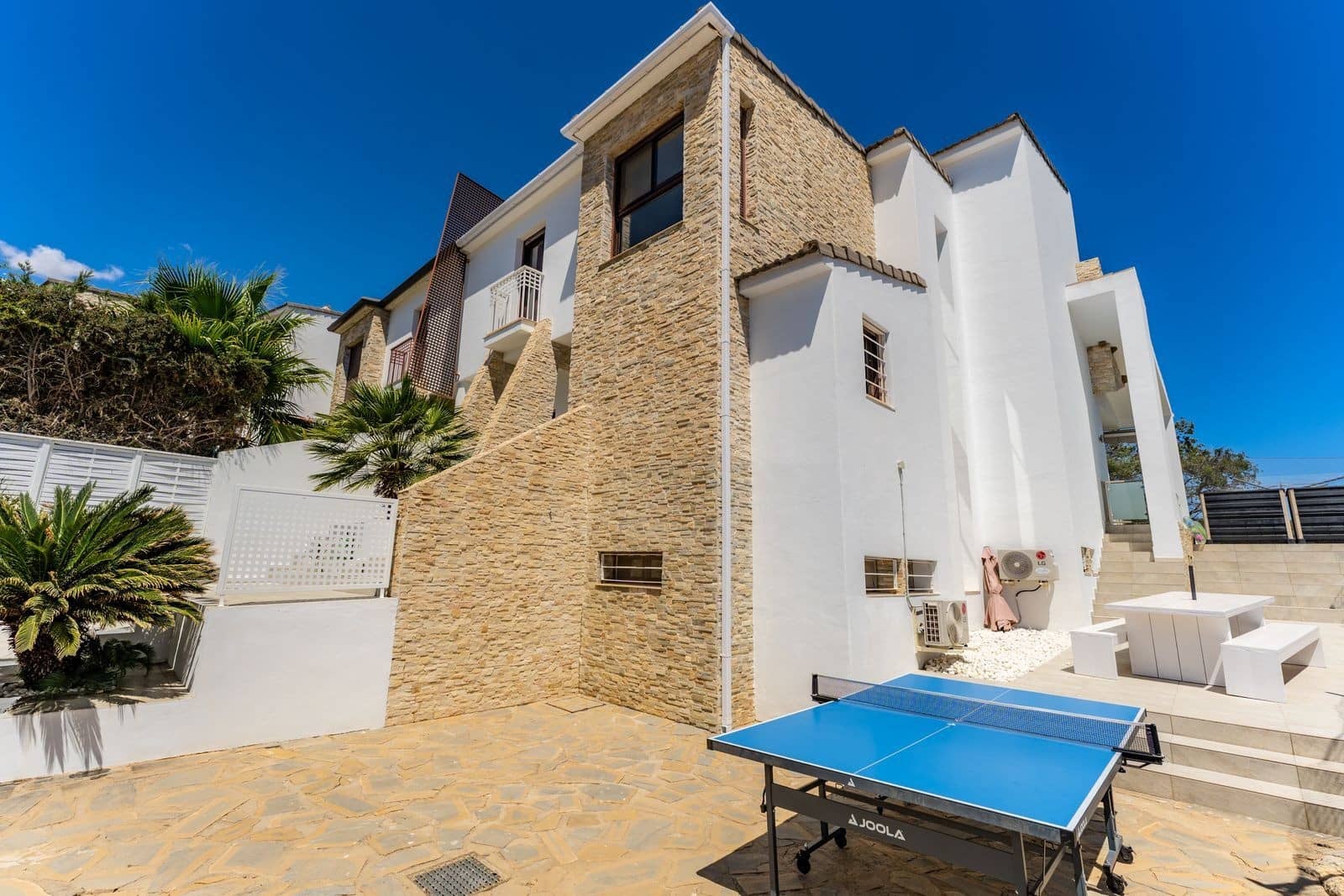 Pareado de 6 habitaciones en Estepona en venta con piscina garaje - 1.200.000 € (Ref: 10054938)