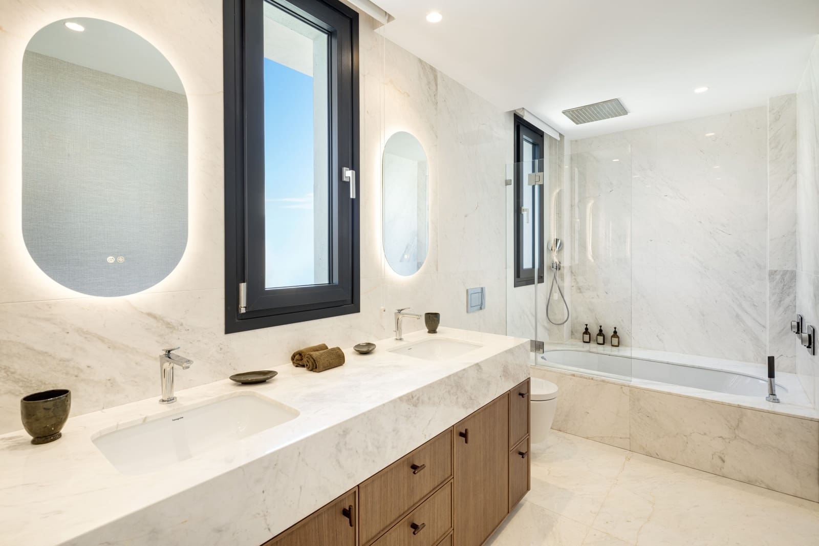 Chalet de 4 habitaciones en Marbella en venta con piscina garaje - 3.295.000 € (Ref: 10054941)