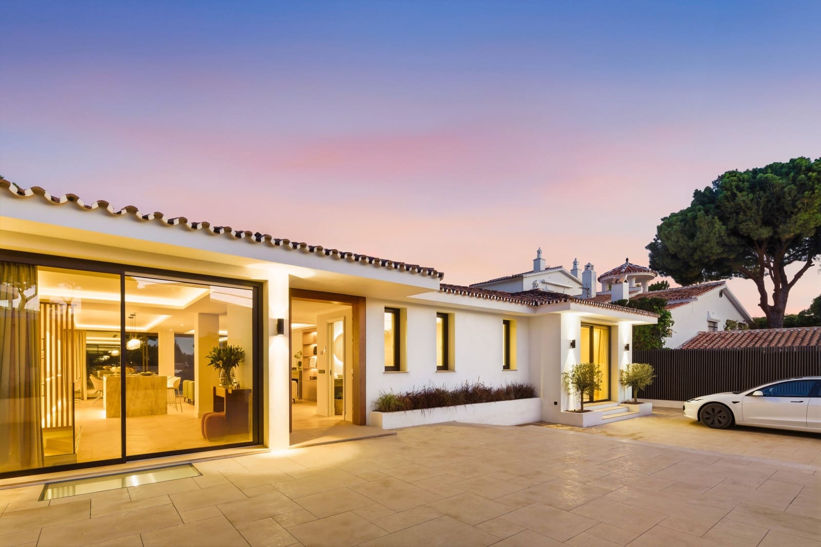 Chalet de 4 habitaciones en Marbella en venta con piscina garaje - 3.295.000 € (Ref: 10054941)