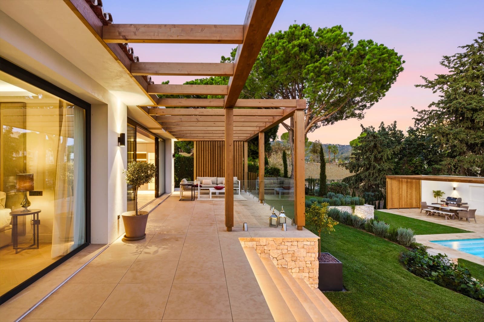 Chalet de 4 habitaciones en Marbella en venta con piscina garaje - 3.295.000 € (Ref: 10054941)