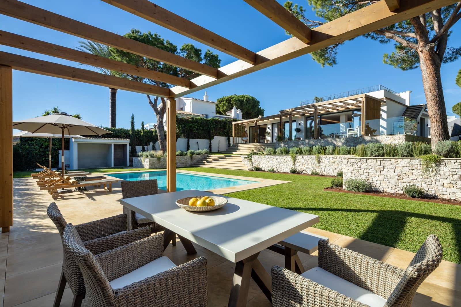 Chalet de 4 habitaciones en Marbella en venta con piscina garaje - 3.295.000 € (Ref: 10054941)