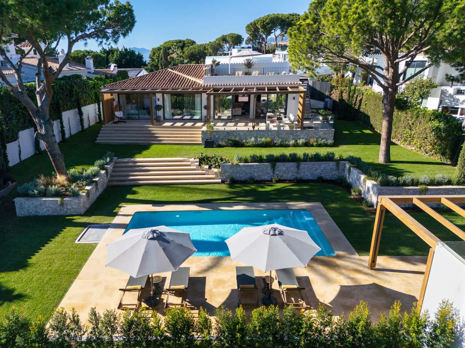 Chalet de 4 habitaciones en Marbella en venta con piscina garaje - 3.295.000 € (Ref: 10054941)