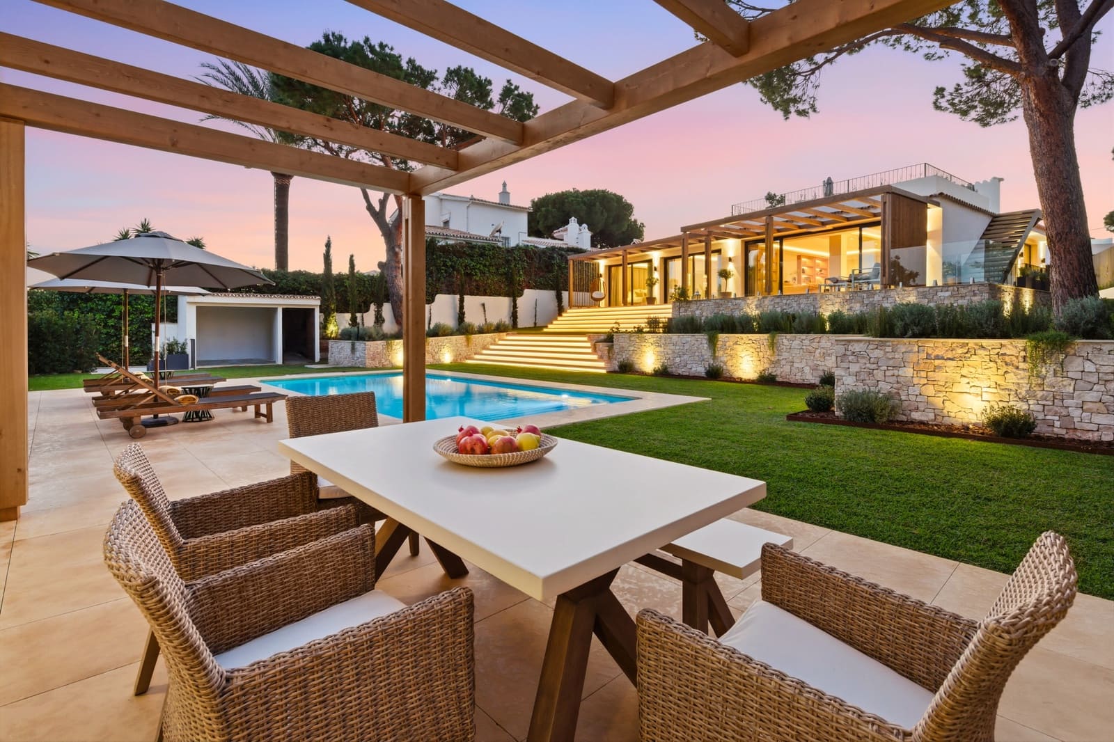Chalet de 4 habitaciones en Marbella en venta con piscina garaje - 3.295.000 € (Ref: 10054941)