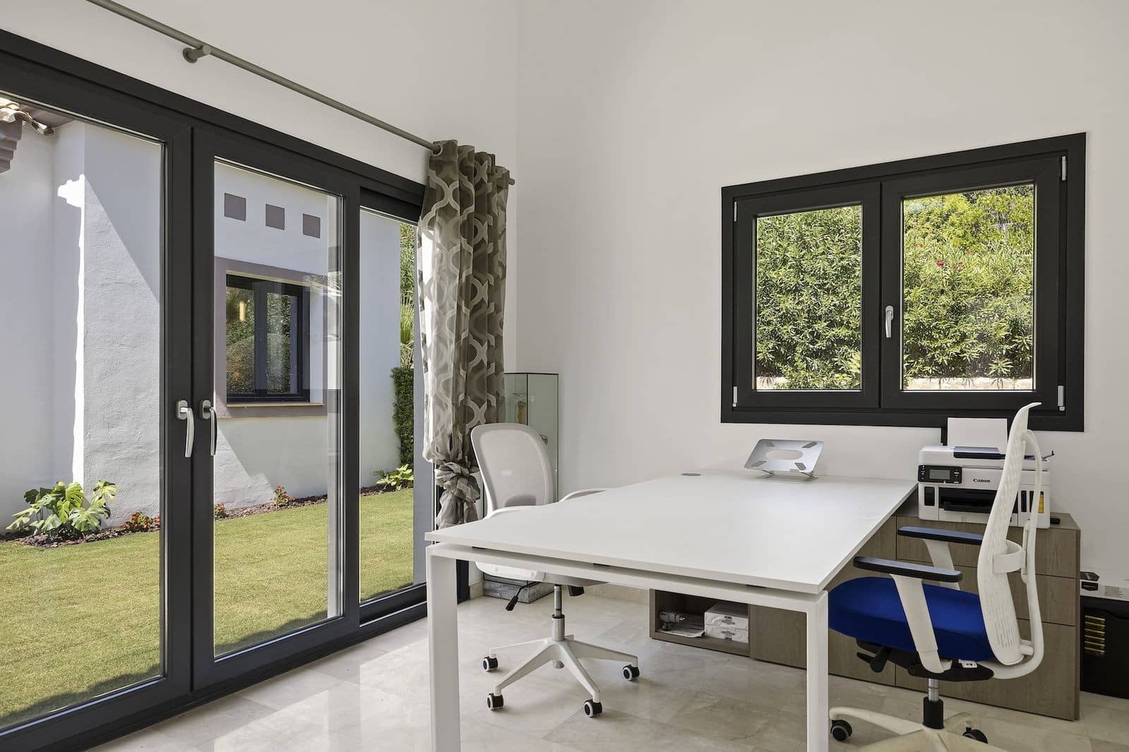 Chalet de 4 habitaciones en Benahavís en venta con piscina garaje - 2.395.000 € (Ref: 10058789)