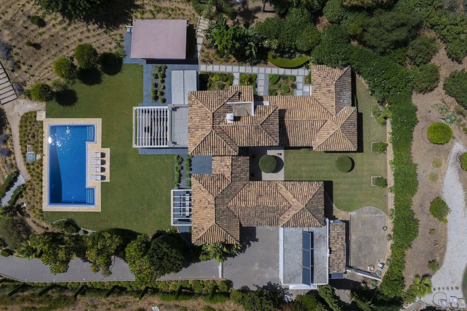 Chalet de 4 habitaciones en Benahavís en venta con piscina garaje - 2.395.000 € (Ref: 10058789)